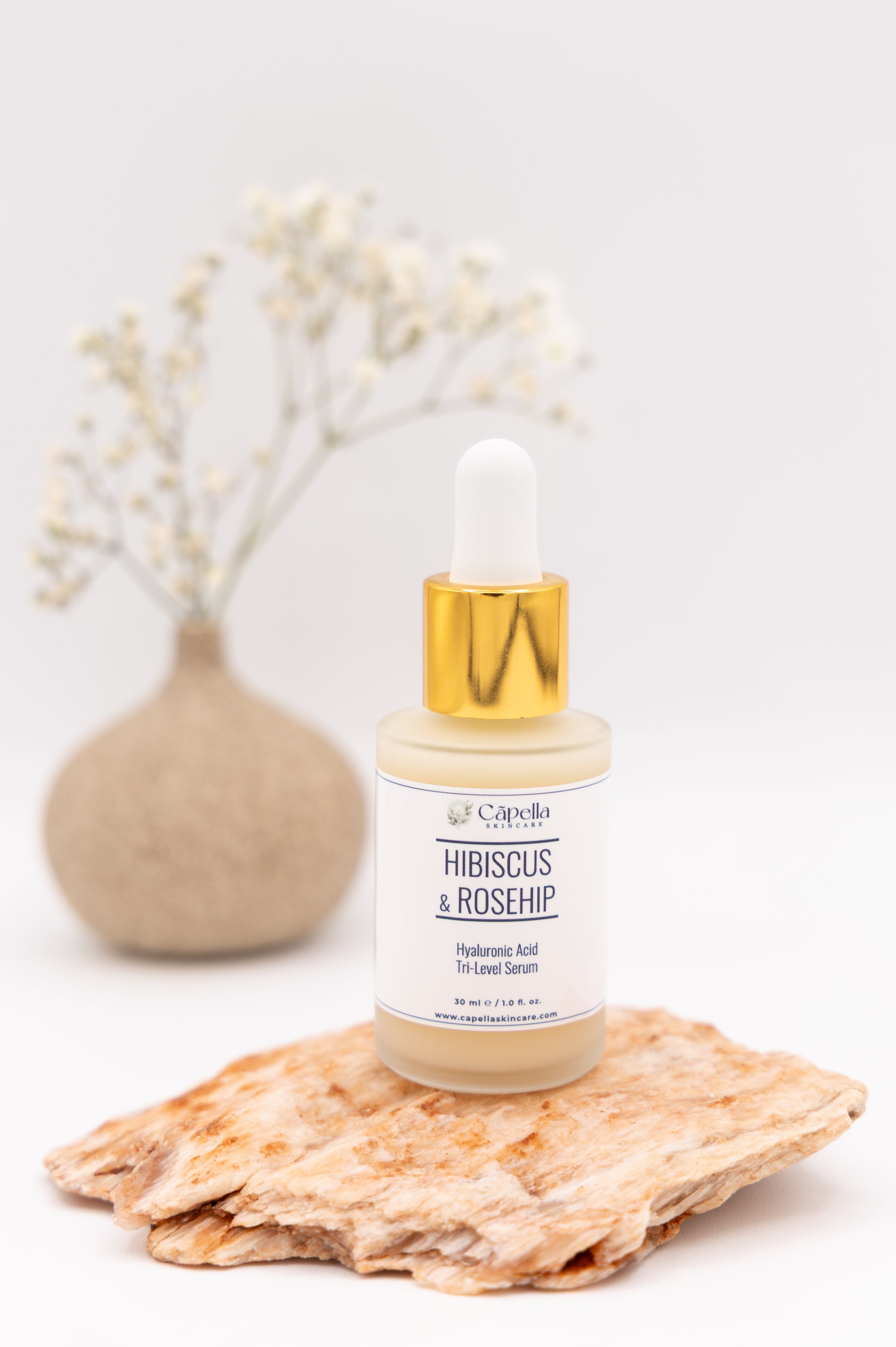 Hibiscus & Rosehip Hyaluronic Acid Tri-Level Serum – Cãpella Skincare